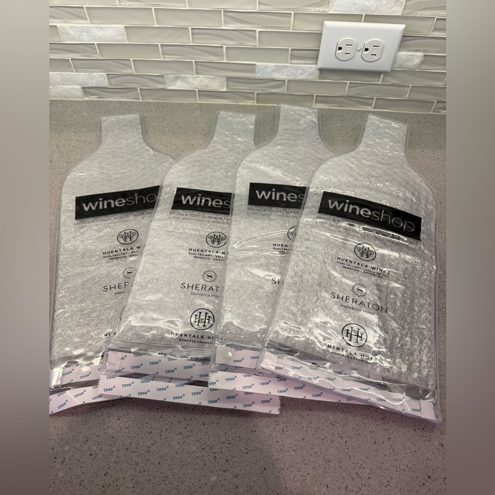 4x Wine Shop bottle bubble bags for travel - reusable protector bags